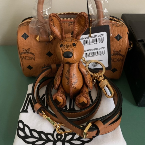 NWT MCM VISETOS MINI BOSTON BAG & CHARM NWT - Picture 2 of 16